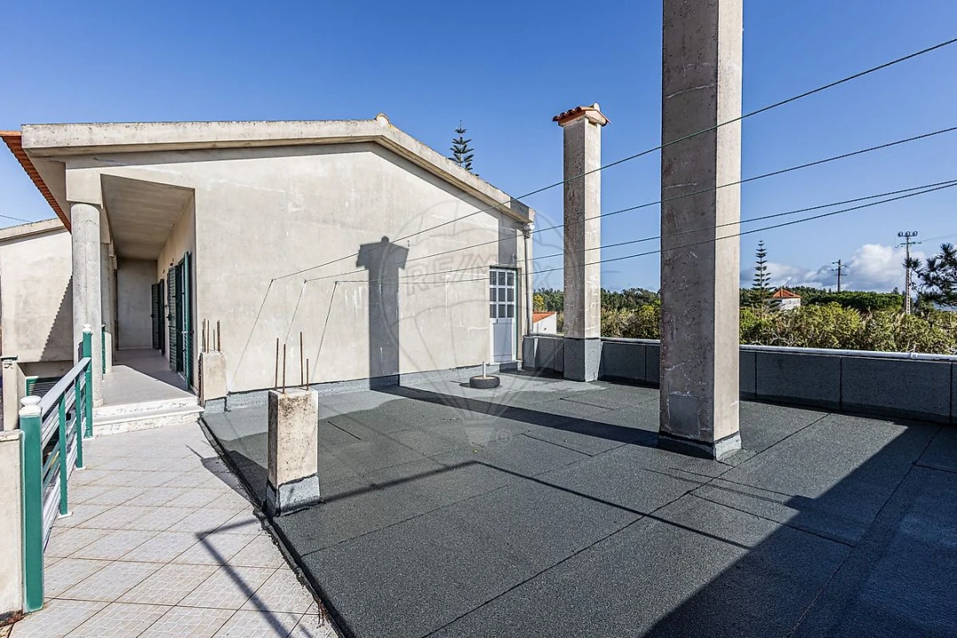 Moradia T6 para Venda em São Martinho do Porto Foto 18