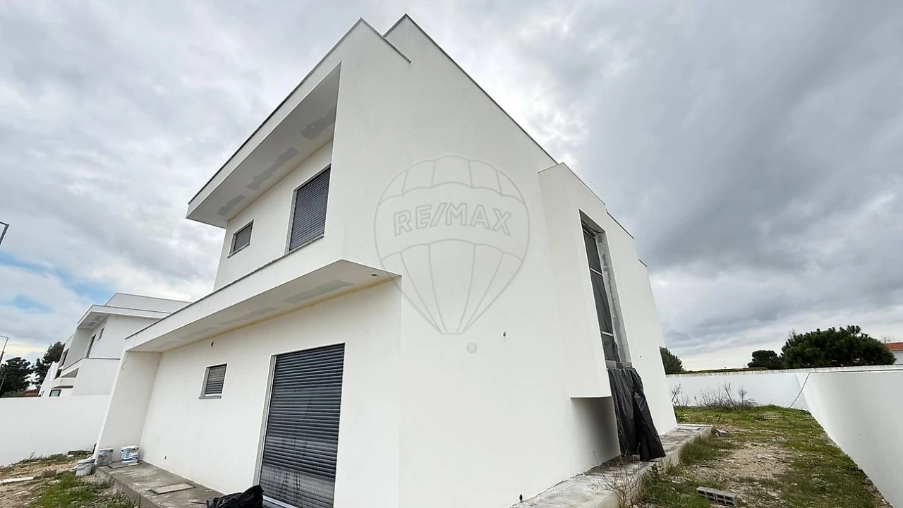 Armazém para Venda em Salvaterra de Magos e Foros de Salvaterra Foto 17