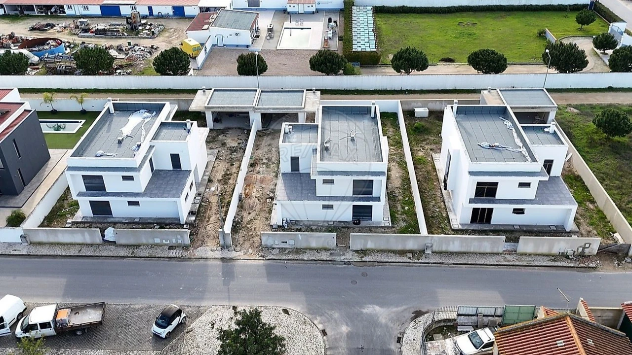 Armazém para Venda em Salvaterra de Magos e Foros de Salvaterra Foto 24