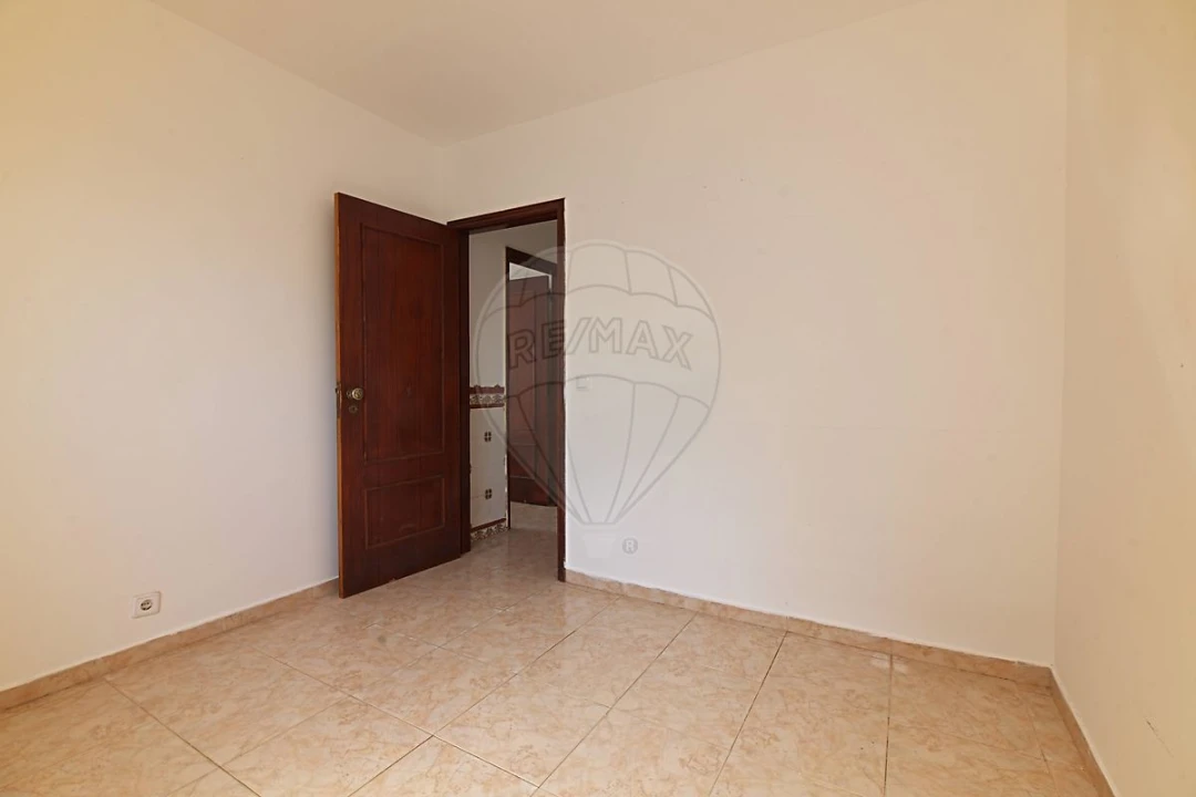 Apartamento T3 para Venda em Santo Antonio da Charneca Foto 8