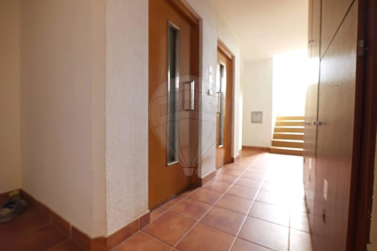Apartamento T3 para Venda em Santo Antonio da Charneca Foto 2