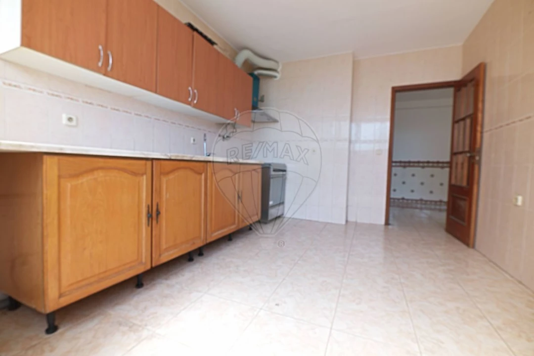 Apartamento T3 para Venda em Santo Antonio da Charneca Foto 3
