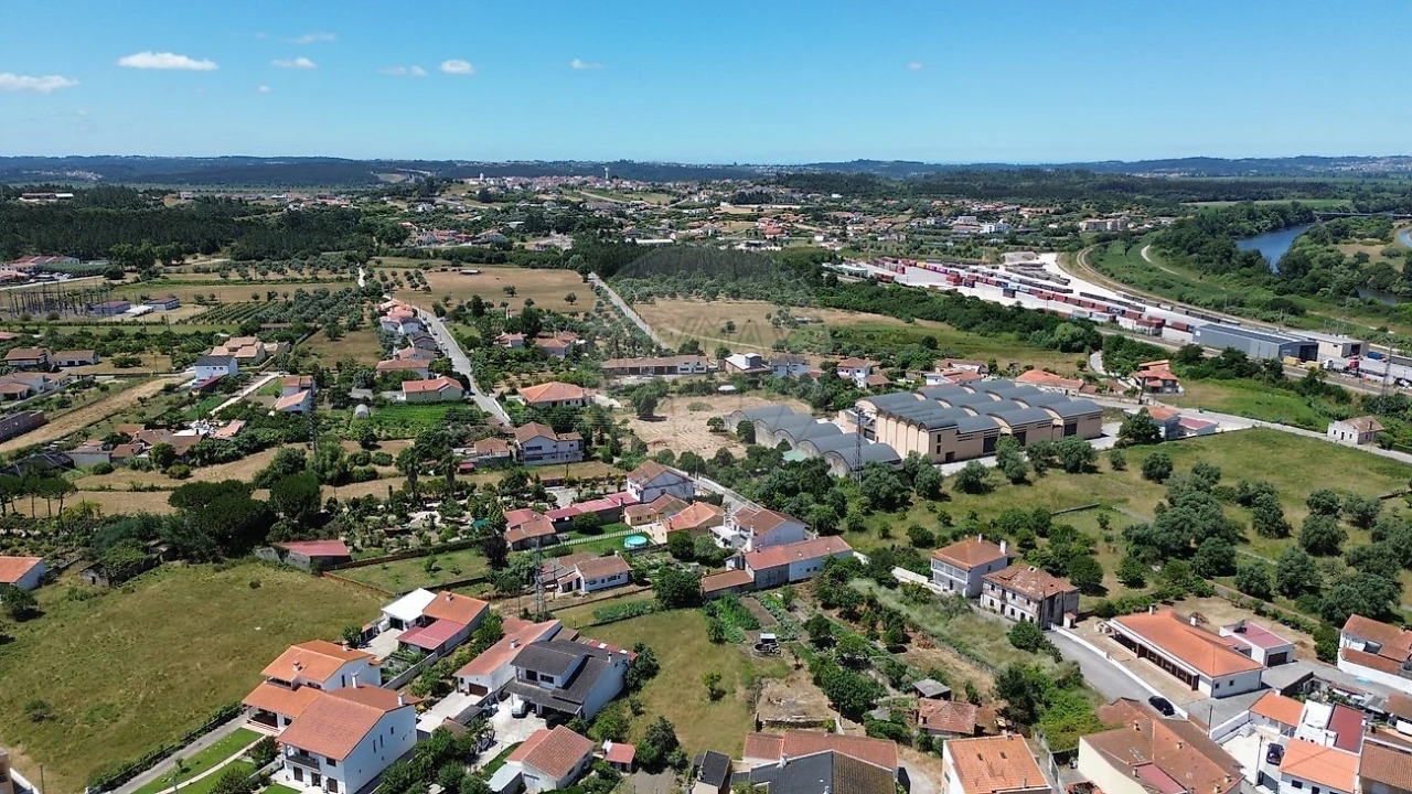 Moradia T3 para Venda em Granja do Ulmeiro Foto 2