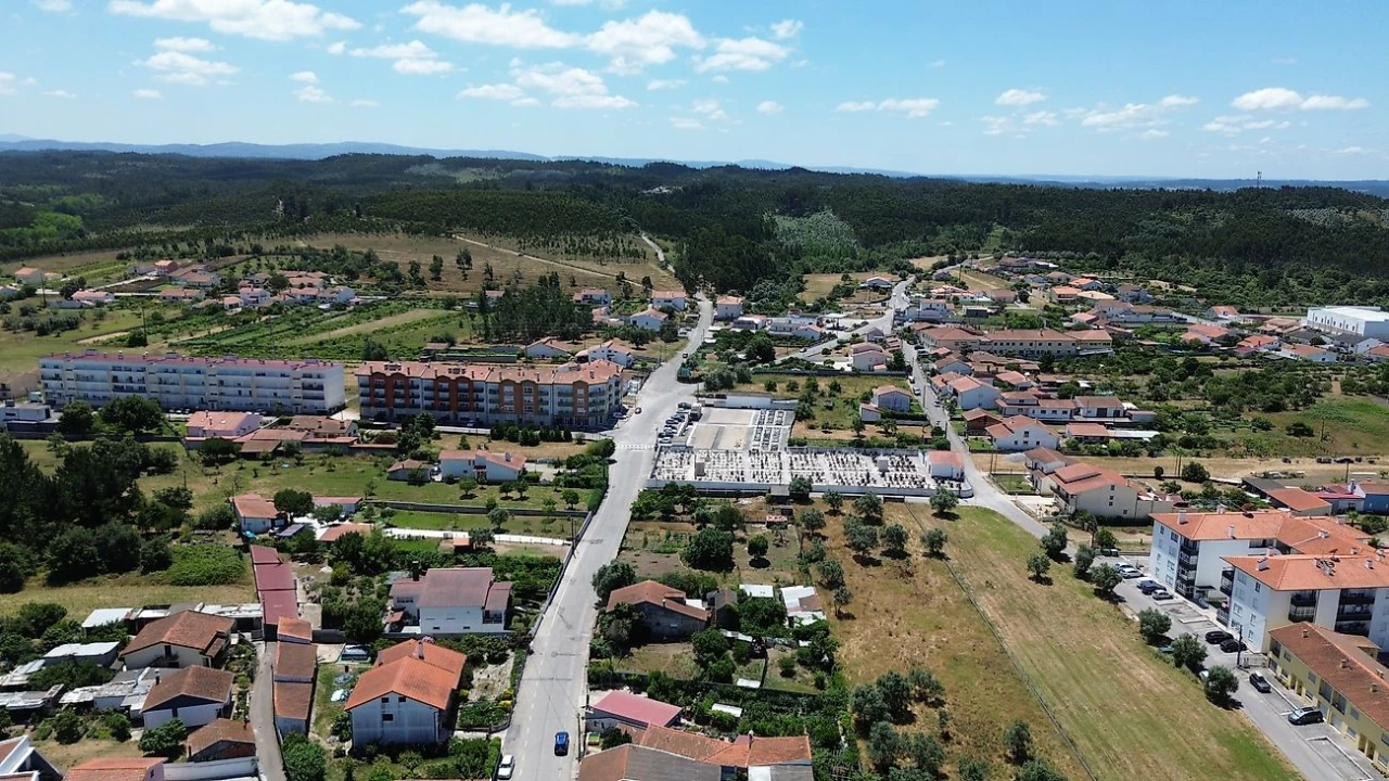 Moradia T3 para Venda em Granja do Ulmeiro Foto 3