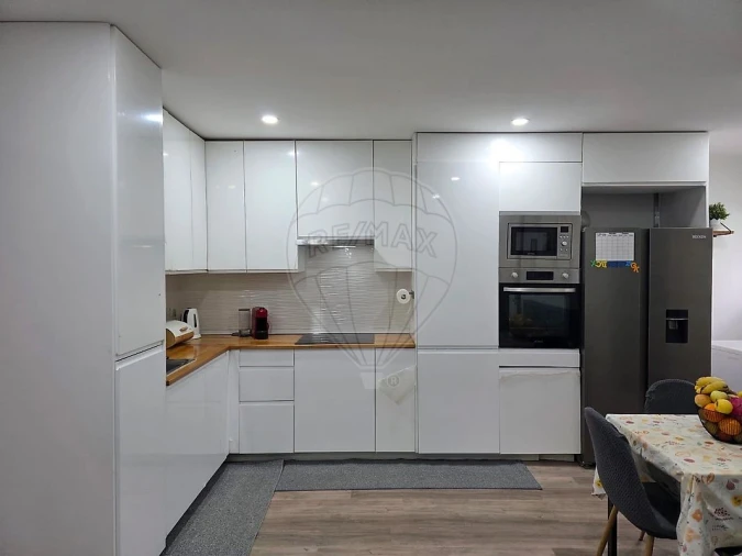 Moradia T3 para Venda em Vialonga Foto 3