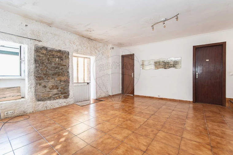 Moradia T2 para Venda em Bucelas Foto 2