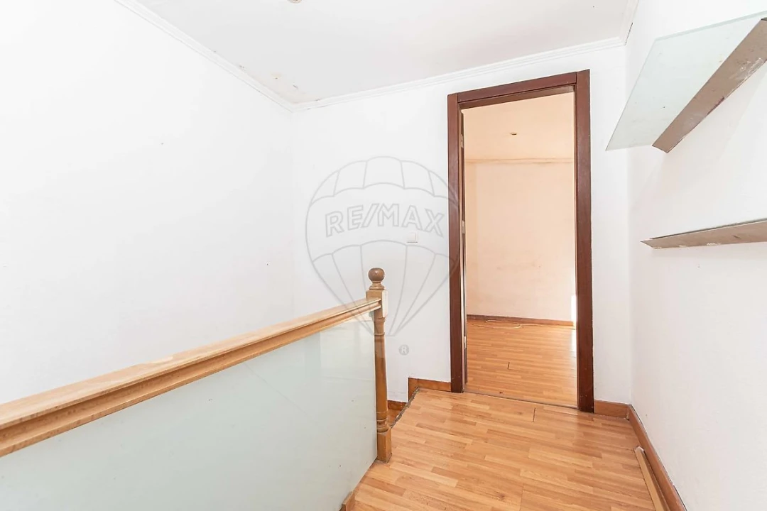 Moradia T2 para Venda em Bucelas Foto 11