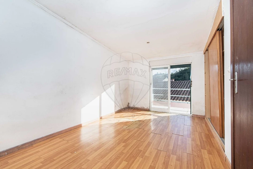 Moradia T2 para Venda em Bucelas Foto 10