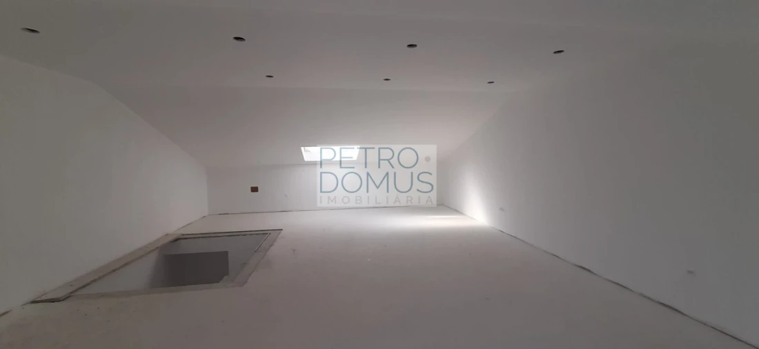 Moradia T4 para Venda em Leiria, Pousos, Barreira e Cortes Foto 18