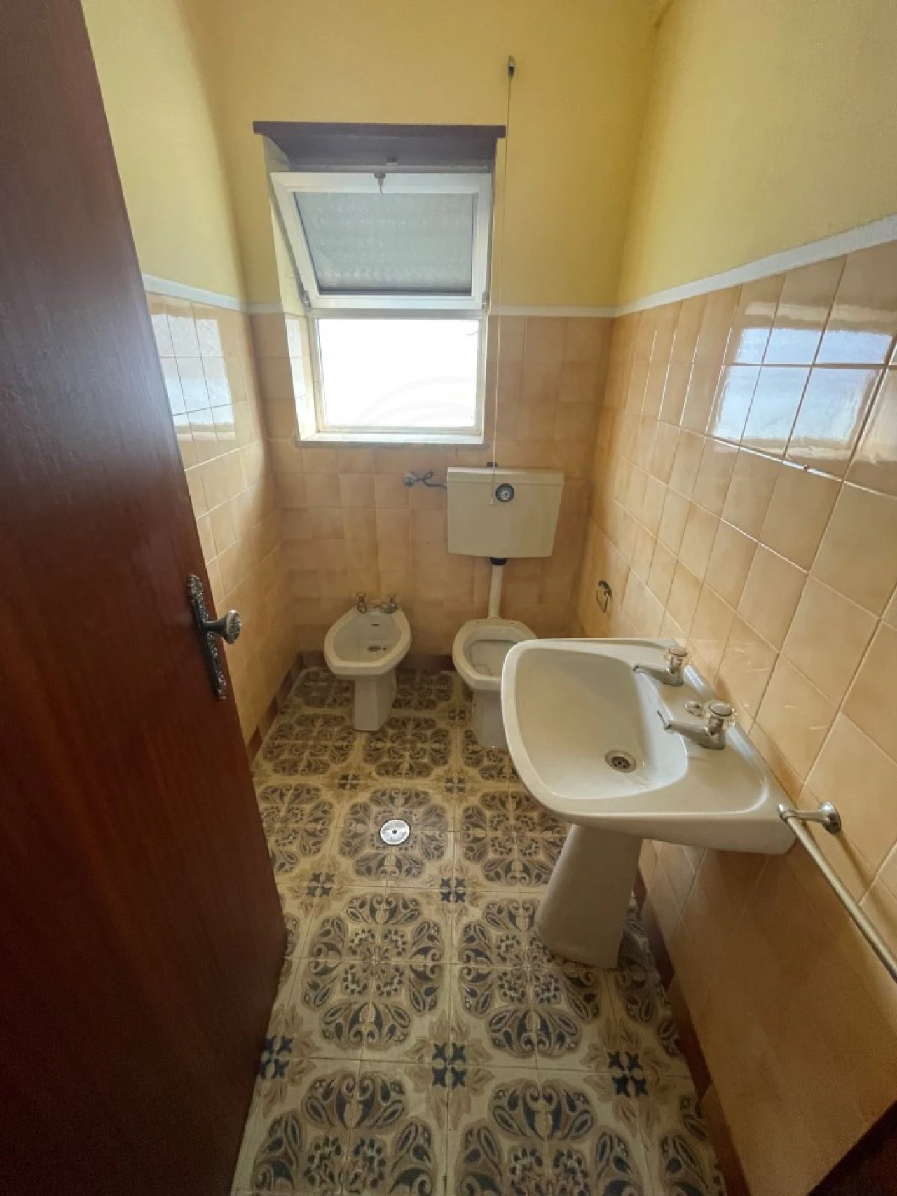 Prédio para Venda em Sé, Santa Maria e Meixedo Foto 8