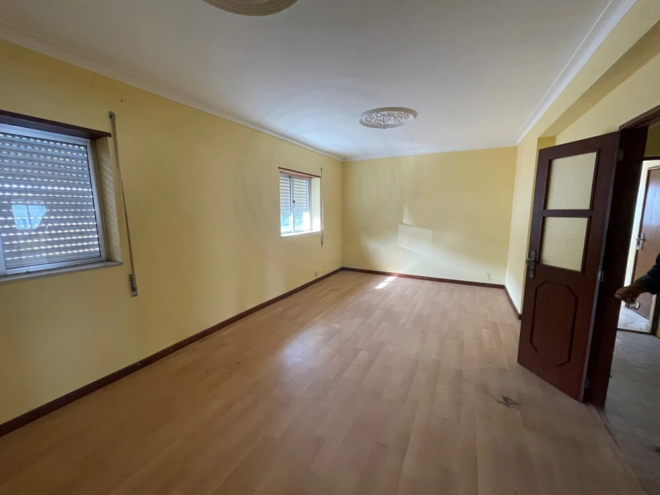 Prédio para Venda em Sé, Santa Maria e Meixedo Foto 9