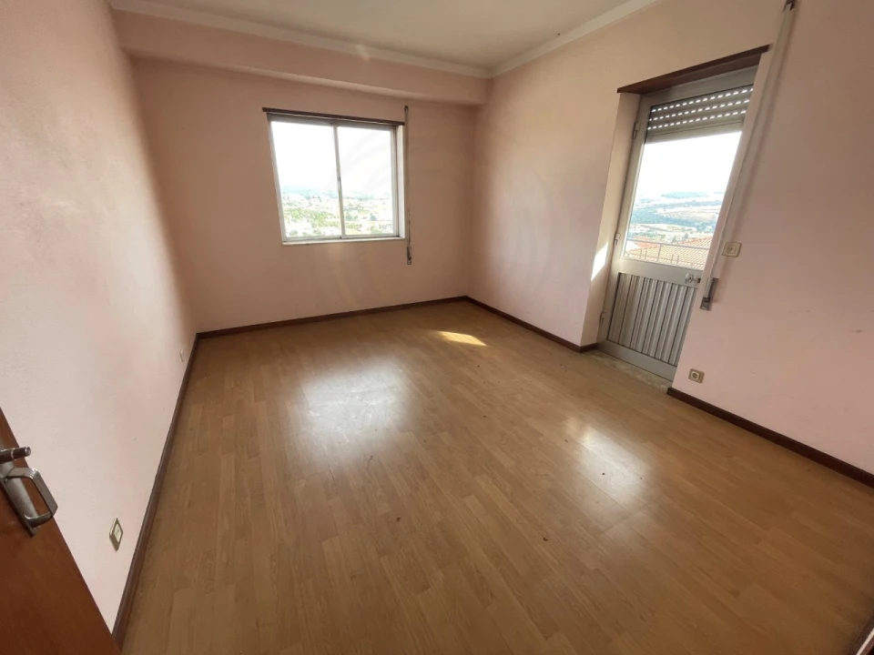 Prédio para Venda em Sé, Santa Maria e Meixedo Foto 26