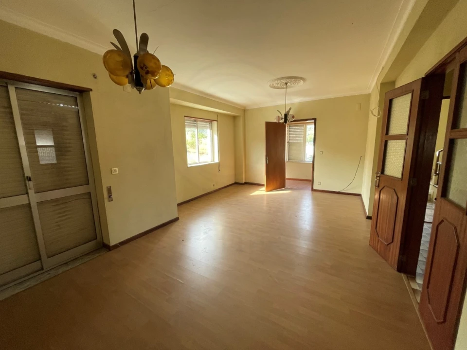 Prédio para Venda em Sé, Santa Maria e Meixedo Foto 32