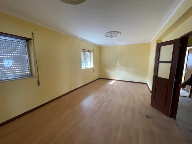 Prédio para Venda em Sé, Santa Maria e Meixedo Foto 9