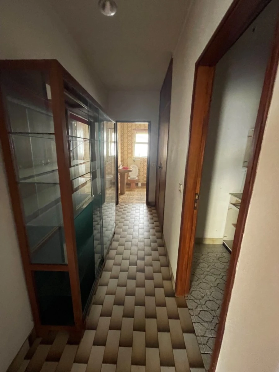 Prédio para Venda em Sé, Santa Maria e Meixedo Foto 17