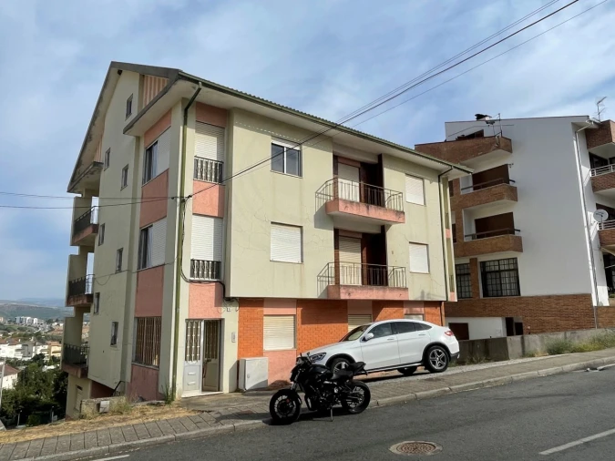 Prédio para Venda em Sé, Santa Maria e Meixedo Foto 33