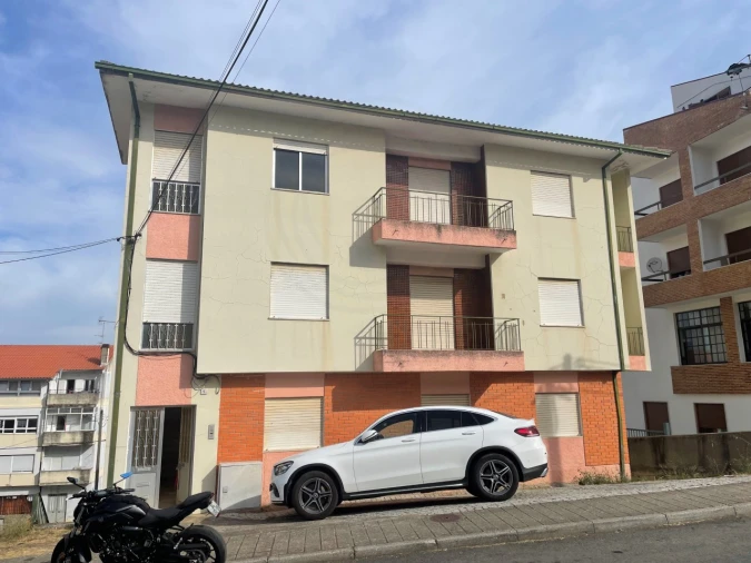 Prédio para Venda em Sé, Santa Maria e Meixedo Foto 34