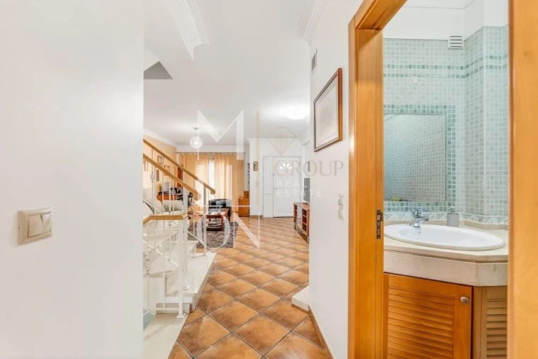 Moradia T2 para Venda em Ramada e Caneças Foto 9