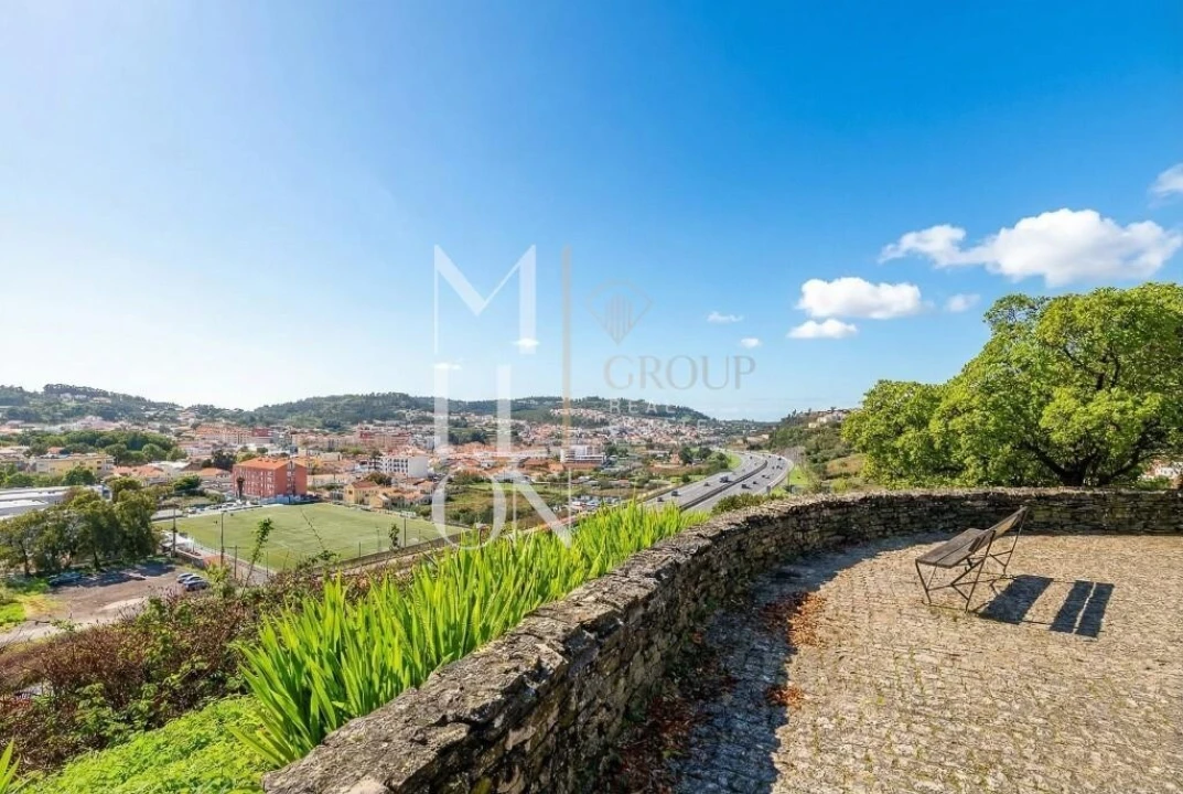 Moradia T2 para Venda em Ramada e Caneças Foto 1