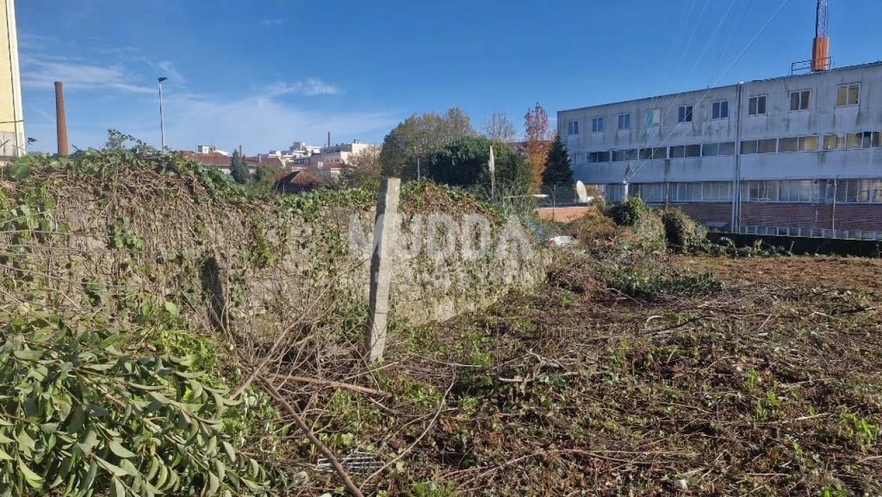Terreno para Venda em São João da Madeira Foto 11