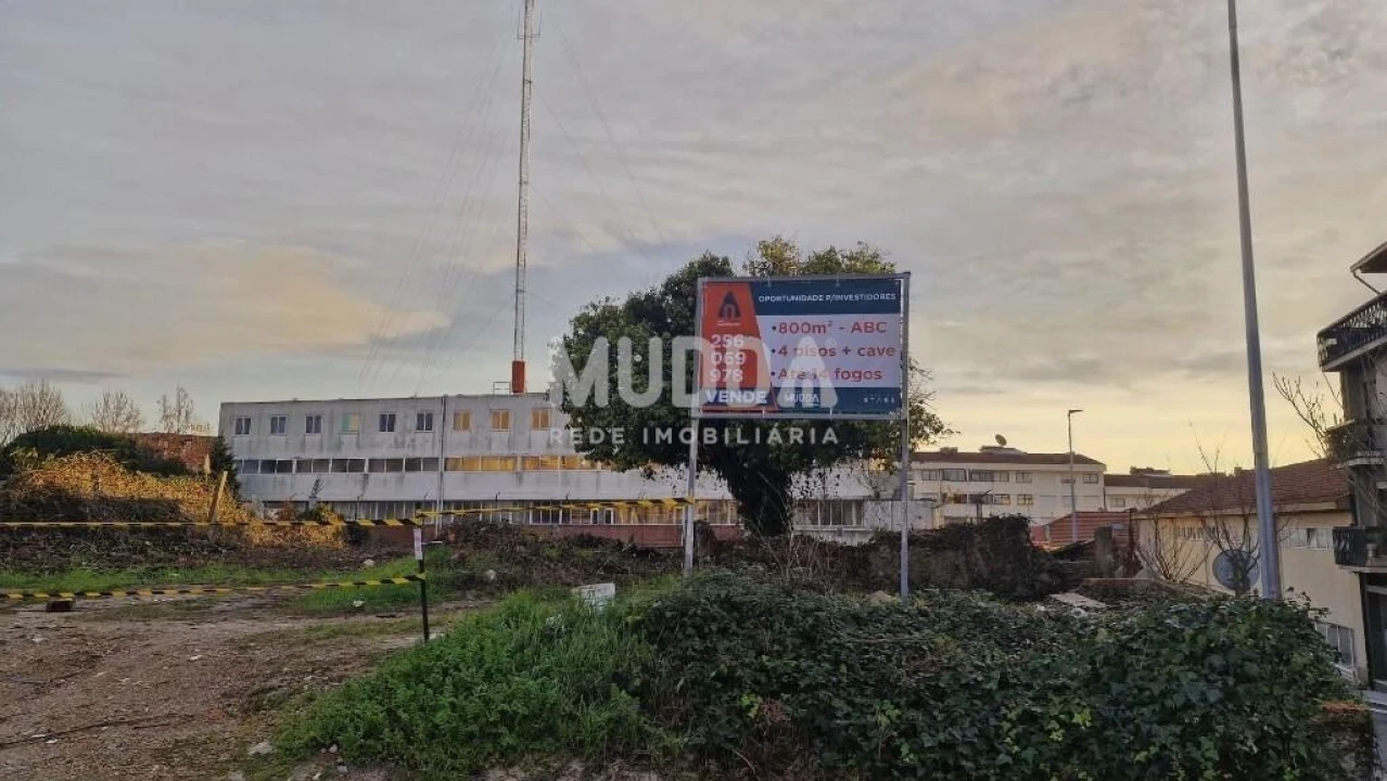 Terreno para Venda em São João da Madeira Foto 2