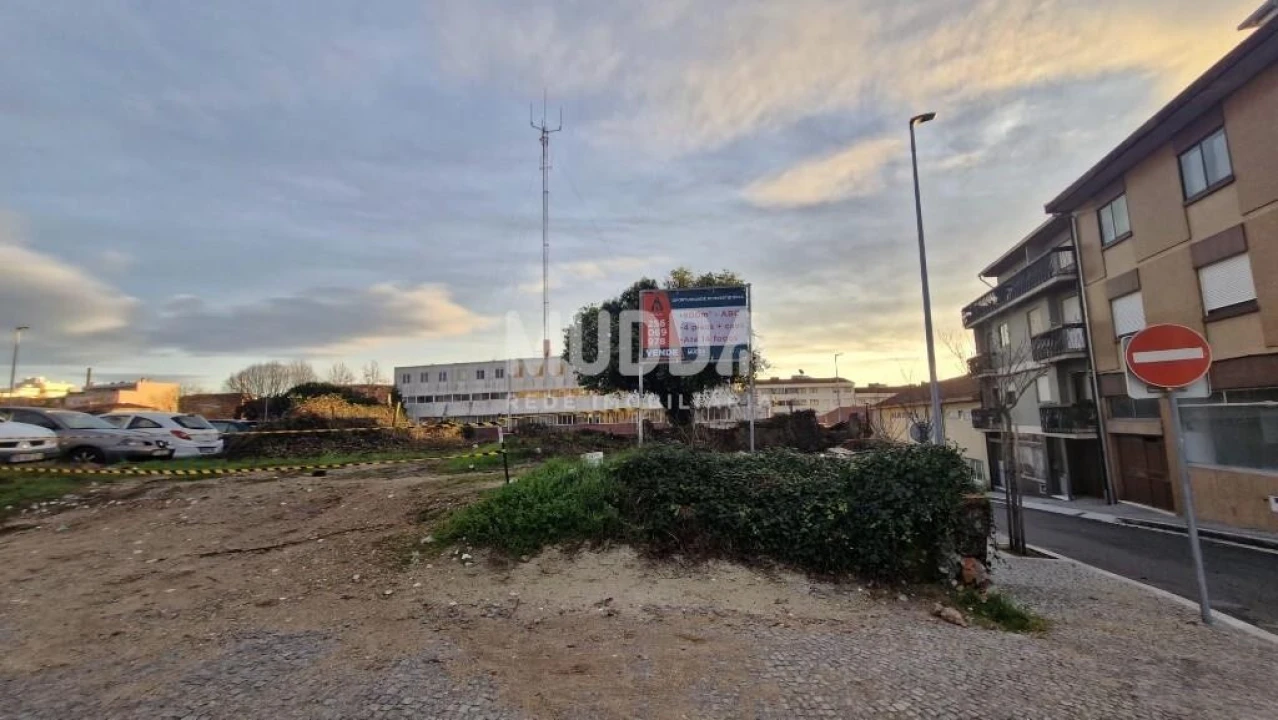 Terreno para Venda em São João da Madeira Foto 18