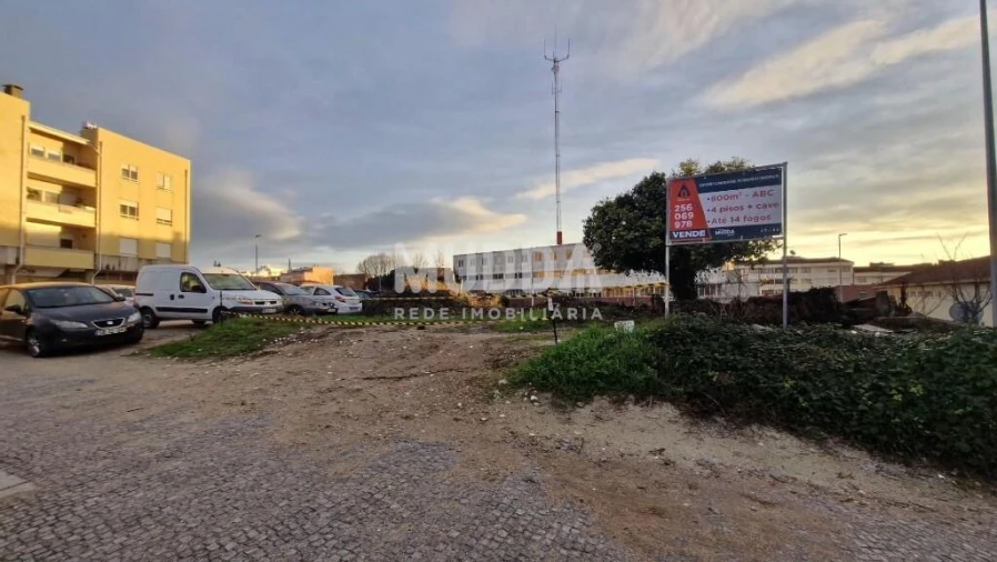 Terreno para Venda em São João da Madeira