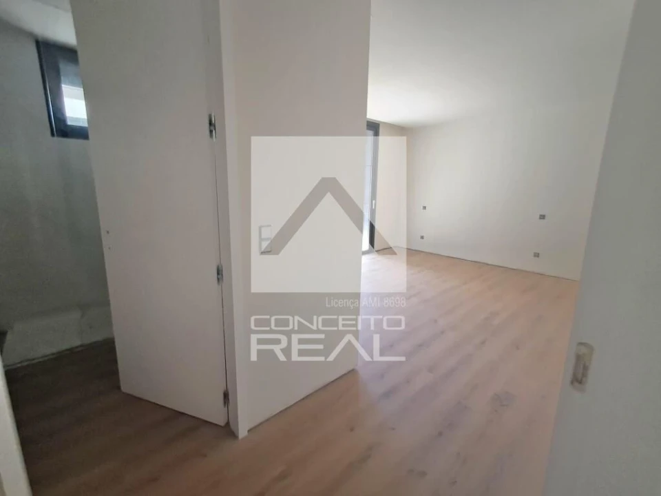 Apartamento T2 para Venda em Mafamude e Vilar do Paraíso Foto 32