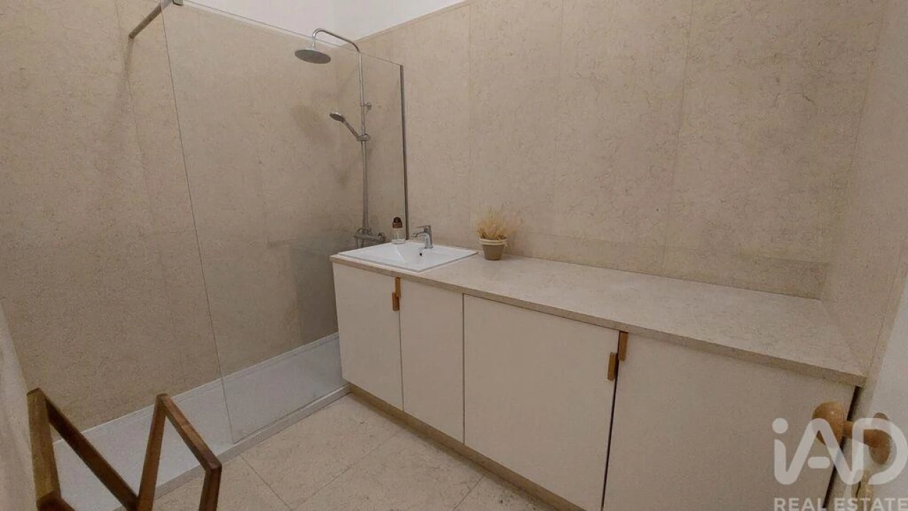 Apartamento T1 para Arrendamento em Santa Maria Maior Foto 10