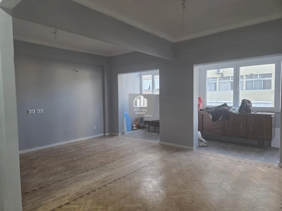 Apartamento T3 para Venda em Laranjeiro e Feijó Foto 3