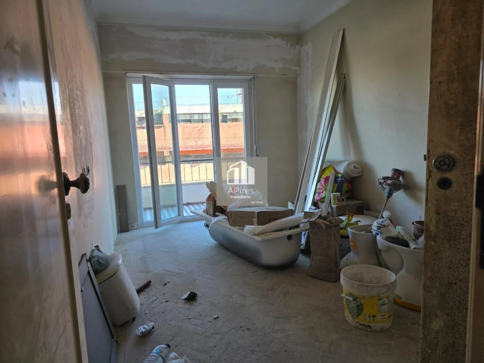 Apartamento T3 para Venda em Laranjeiro e Feijó Foto 17