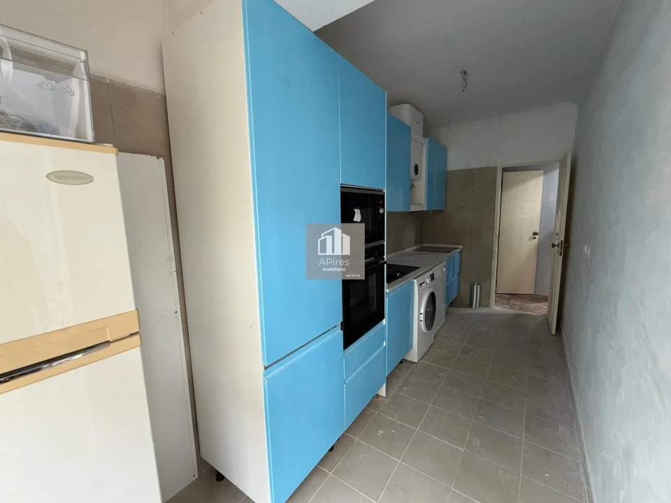 Apartamento T3 para Venda em Laranjeiro e Feijó Foto 3