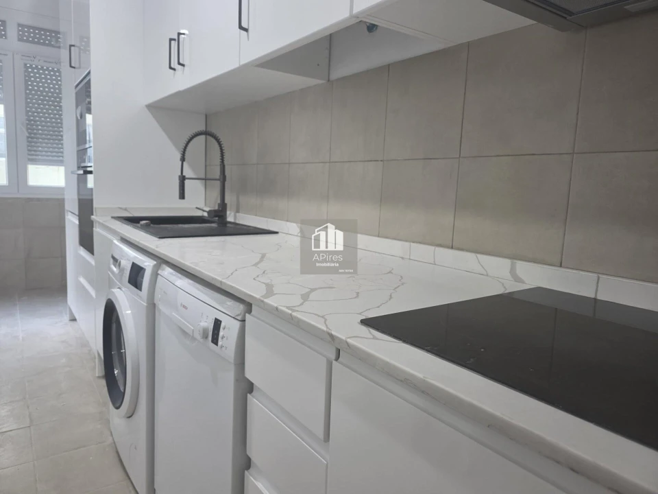 Apartamento T3 para Venda em Laranjeiro e Feijó Foto 6