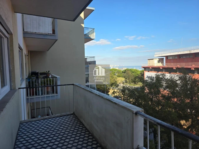 Apartamento T3 para Venda em Laranjeiro e Feijó Foto 5