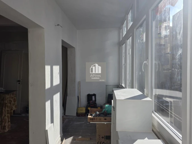 Apartamento T3 para Venda em Laranjeiro e Feijó Foto 1