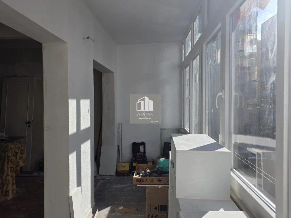 Apartamento T3 para Venda em Laranjeiro e Feijó Foto 1