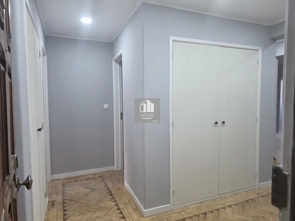 Apartamento T3 para Venda em Laranjeiro e Feijó Foto 1