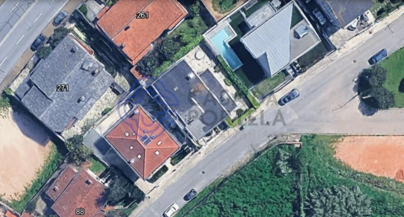 Moradia T5 para Venda em Santo Antonio dos Olivais Foto 7