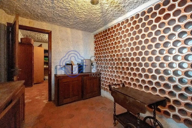 Moradia T5 para Venda em Santo Antonio dos Olivais Foto 16