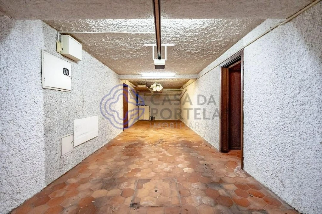 Moradia T5 para Venda em Santo Antonio dos Olivais Foto 20