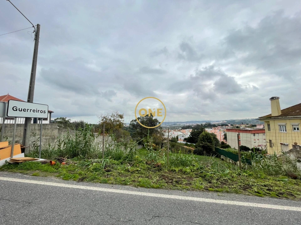 Terreno para Venda em Loures Foto 4