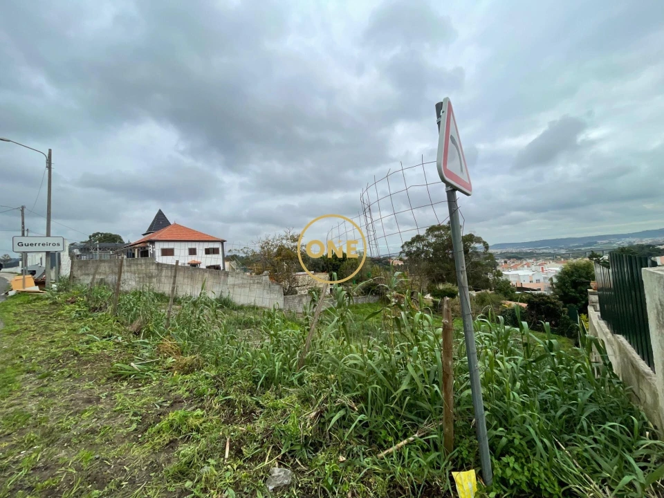 Terreno para Venda em Loures Foto 9