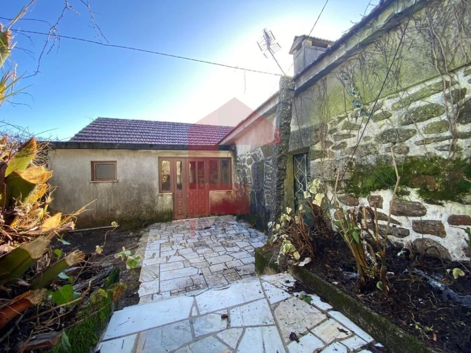 Moradia T2 para Venda em Pico de Regalados, Gondiães e Mós Foto 15