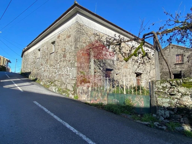 Moradia T2 para Venda em Pico de Regalados, Gondiães e Mós Foto 1