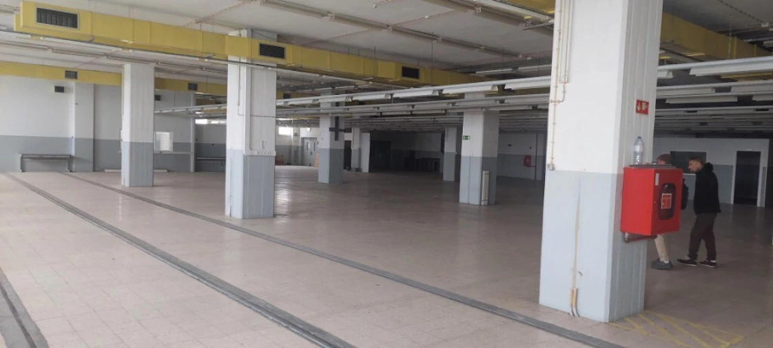 Armazém para Arrendamento em Camarate, Unhos e Apelação Foto 2