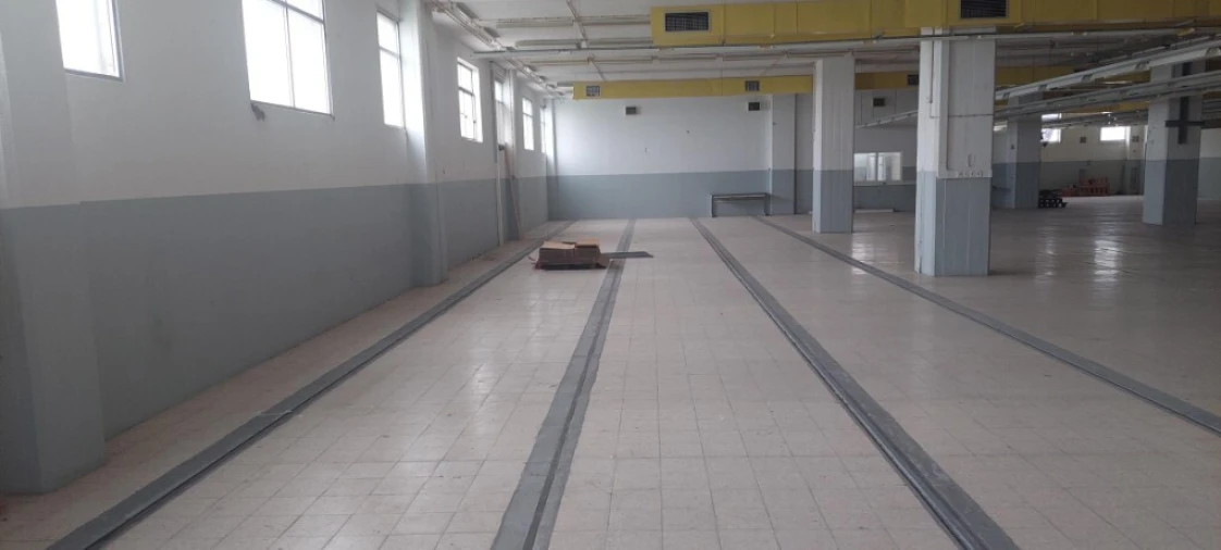 Armazém para Arrendamento em Camarate, Unhos e Apelação