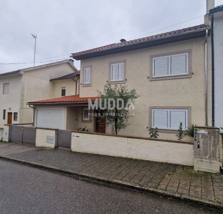 Moradia T6 para Venda em Sé, Santa Maria e Meixedo Foto 1