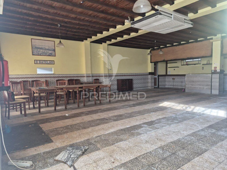 Loja para Venda em Gaio-Rosário e Sarilhos Pequenos Foto 2