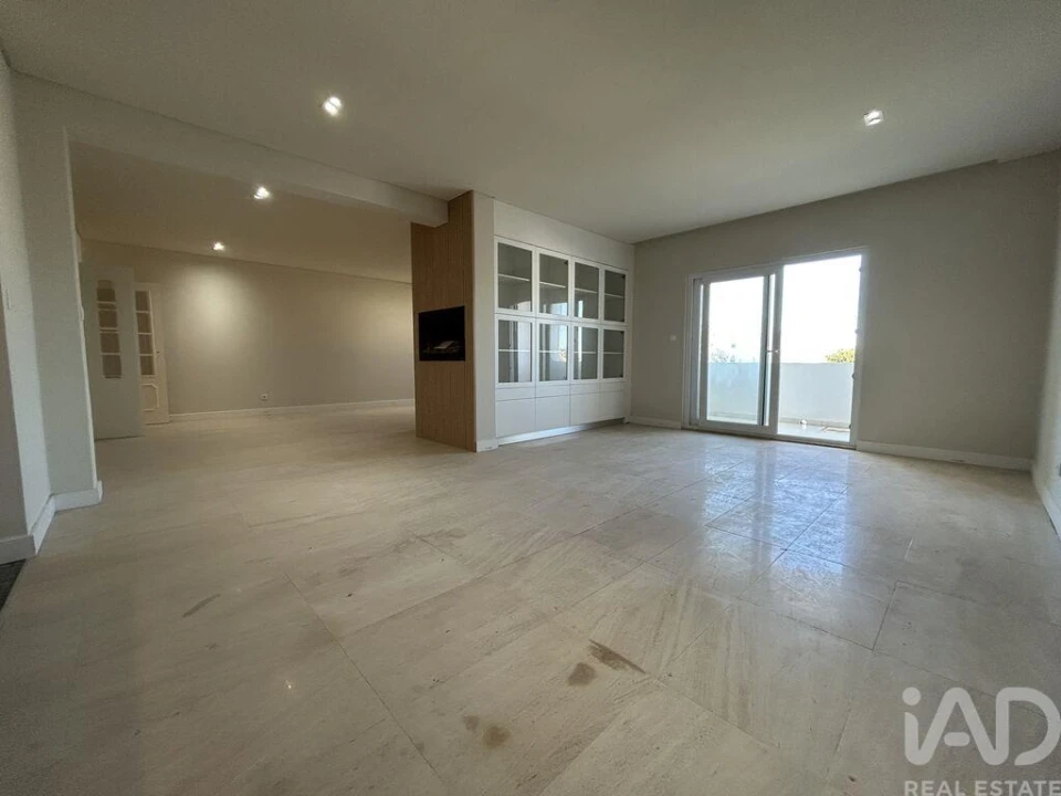 Apartamento T4 para Venda em Albufeira e Olhos de Água Foto 1