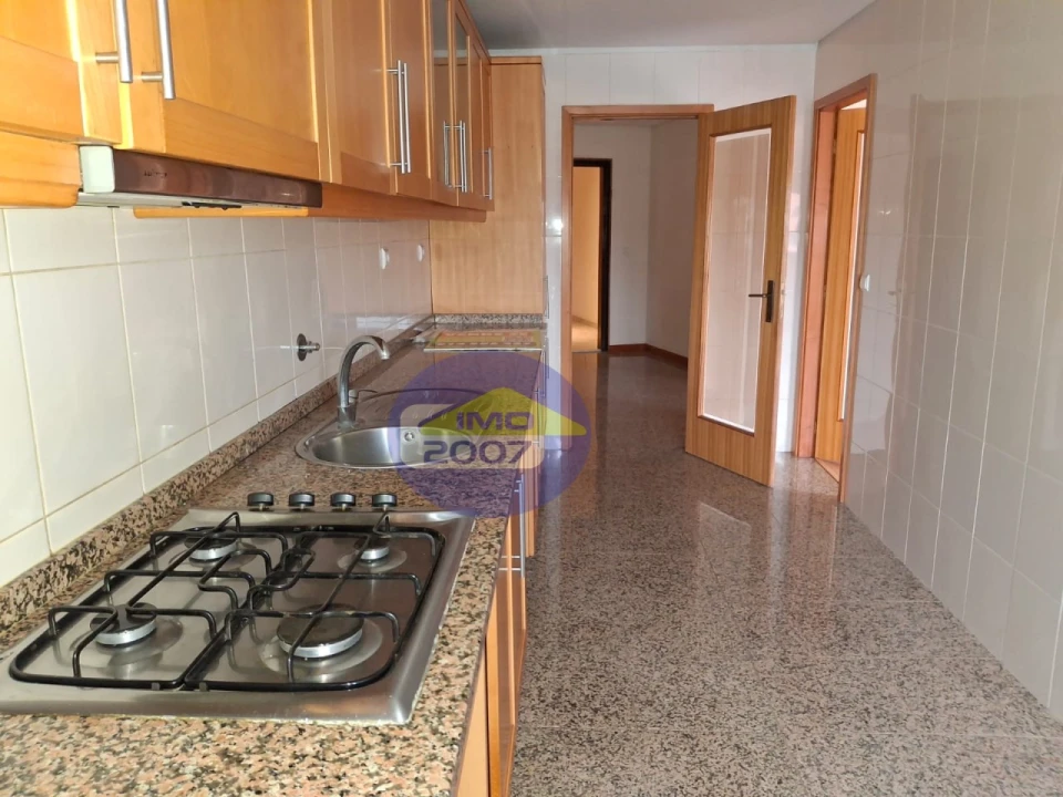 Apartamento T3 para Venda em Bonfim Foto 4